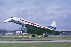 Concorde_landing_Farnborough_Fitzgerald
